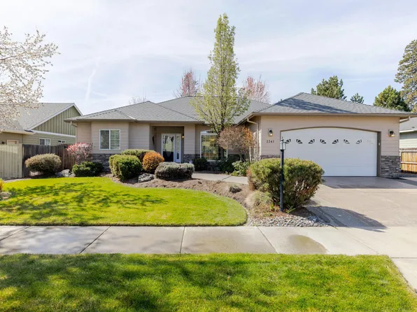 2241 SE Pilatus Ln, Bend, OR 97702