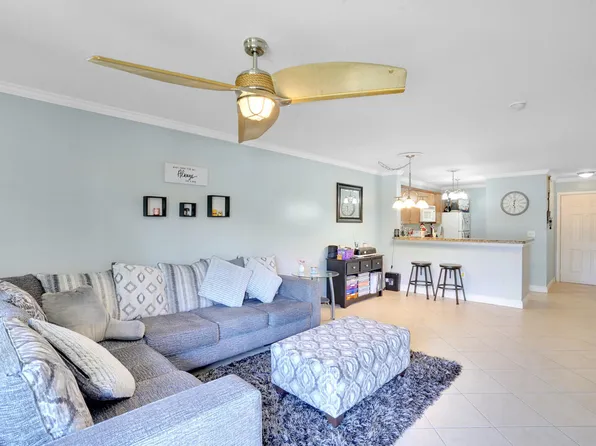 4855 Via Palm Lakes #902, West Palm Beach, FL 33417