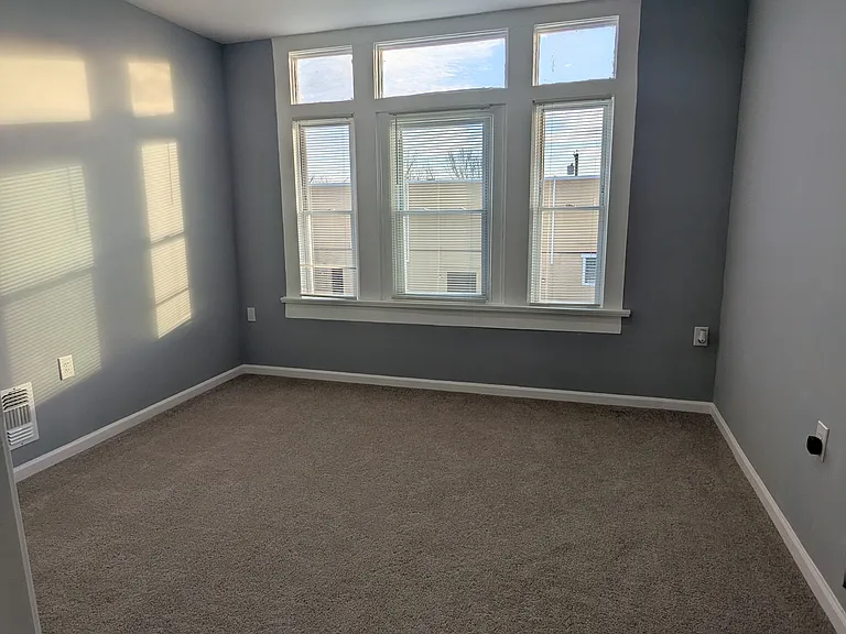 1726 Carswell St — Photo 36