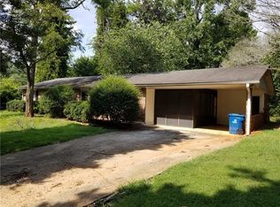 1064 Amber Rdg, Lilburn, GA 30047