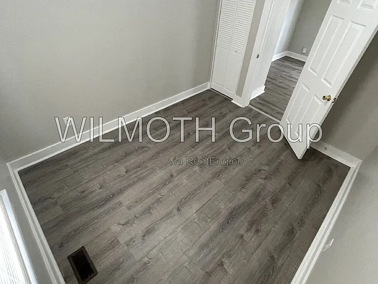2733 N Lasalle St — Photo 12