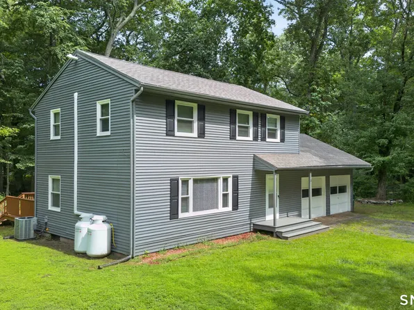 11 Glover Avenue, Old Lyme, CT 06371