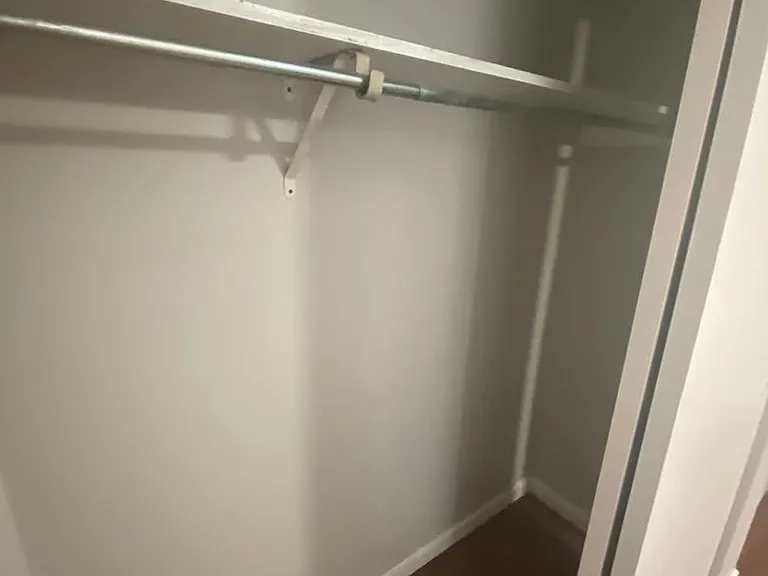 1 Bed/1 Bath Apartment off Hampton Ave! — Photo 30