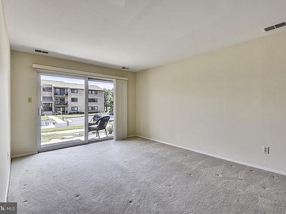 3rd image of 1 Bristol Hill Ct APT T2