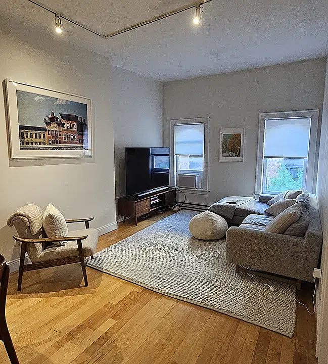 38 W 71st St #5F