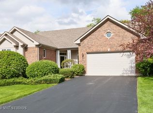 62 Brittany Dr, Oakwood Hills, IL 60013