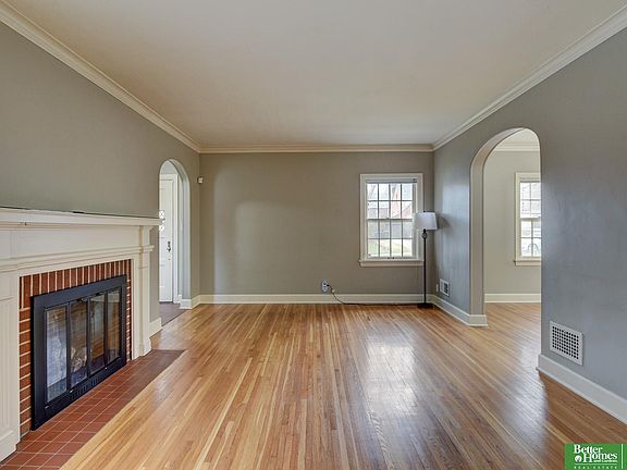 5th image of 5102 Parker St