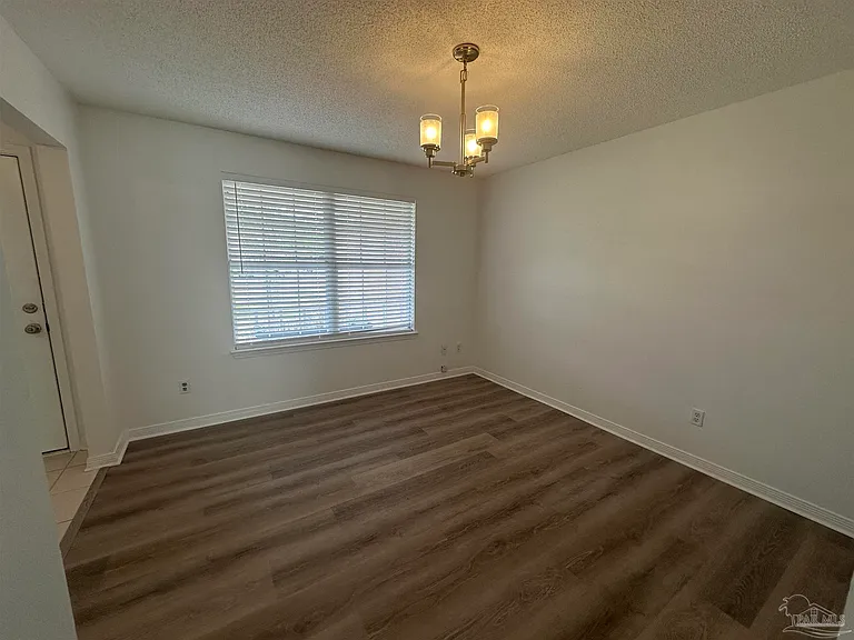 541 Batten Blvd — Photo 3