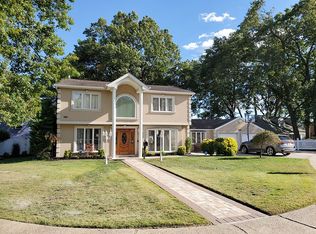 1293 Bretton Rd, Valley Stream, NY 11580