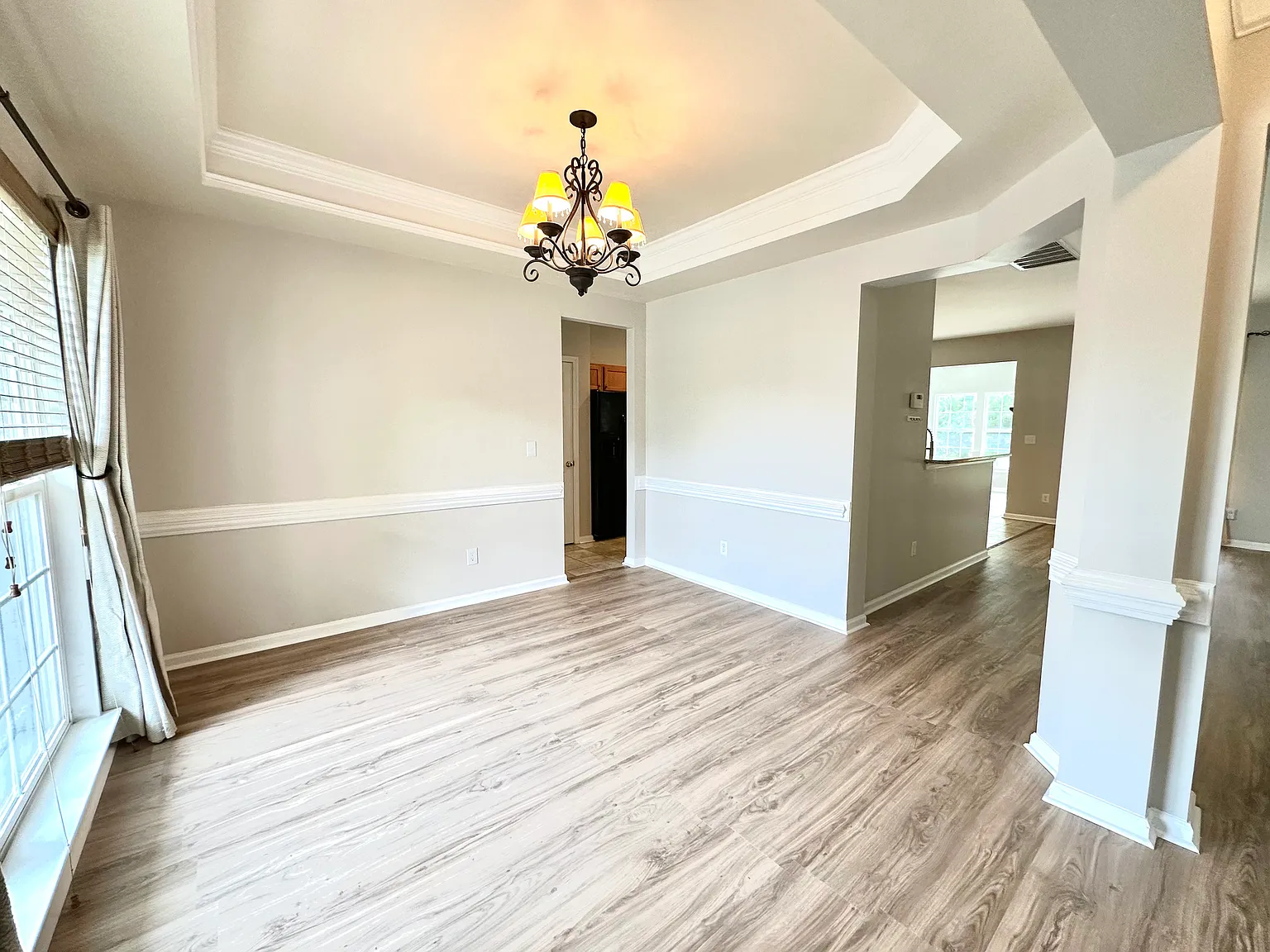 4 bed, 2.5 bath, 2710 sqft, $2,650 — Photo 4