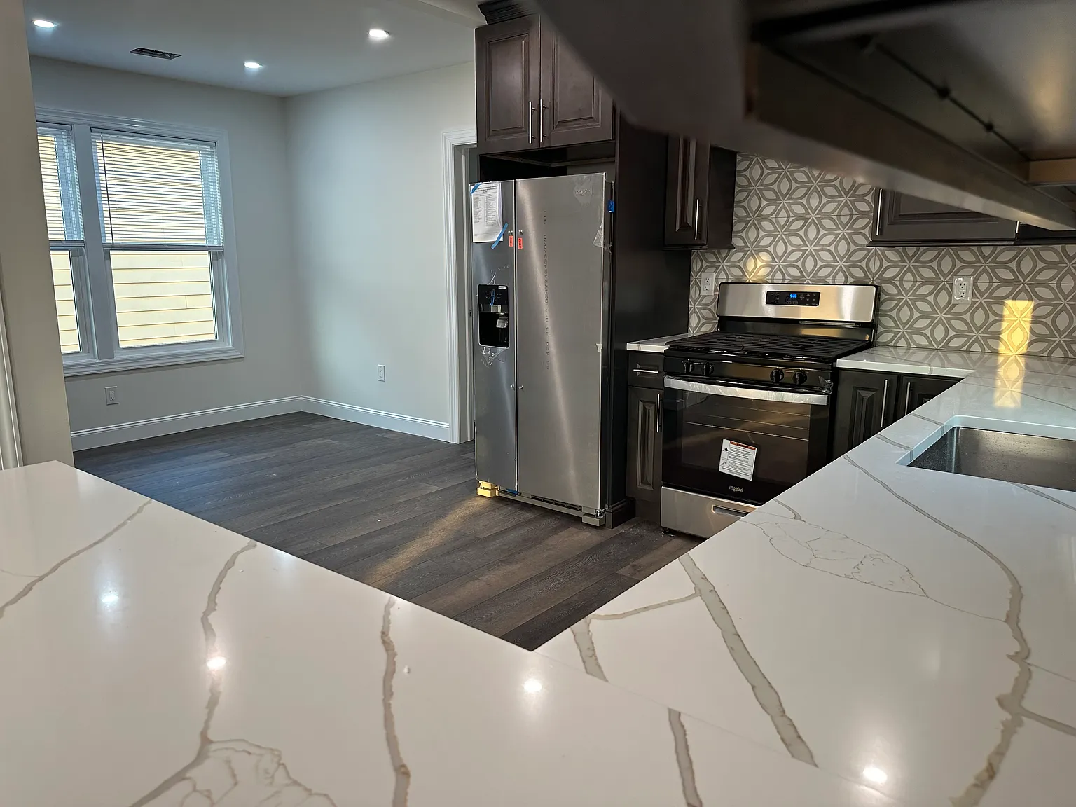 2 bed, 1.5 bath, 1000 sqft, $3,000 — Photo 2