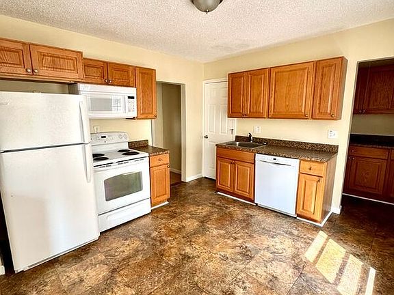 2nd image of 15 Casimir St #2