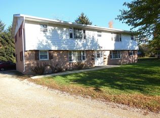 124 Caroline Ct APT D, Geneva, IL 60134