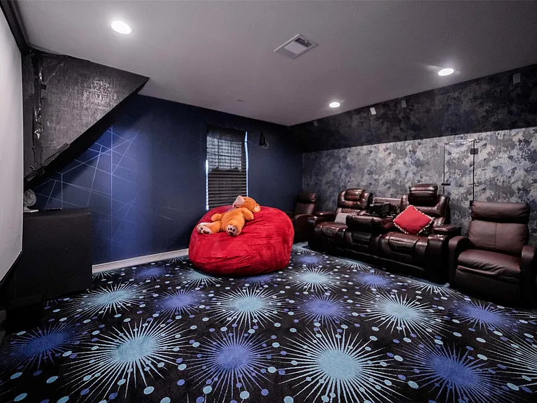 17821 Limestone Spring Ln — Photo 32