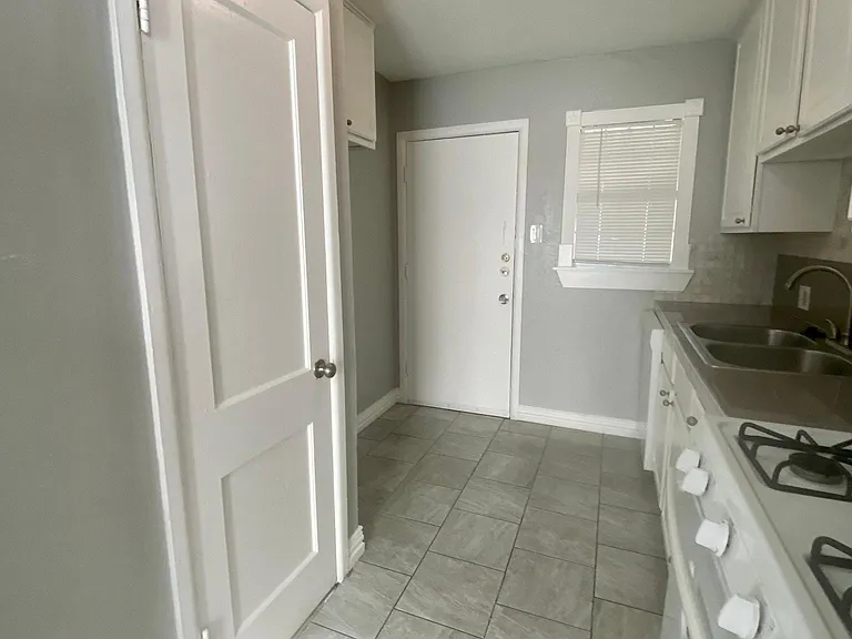 10609 Aledo Dr — Photo 7