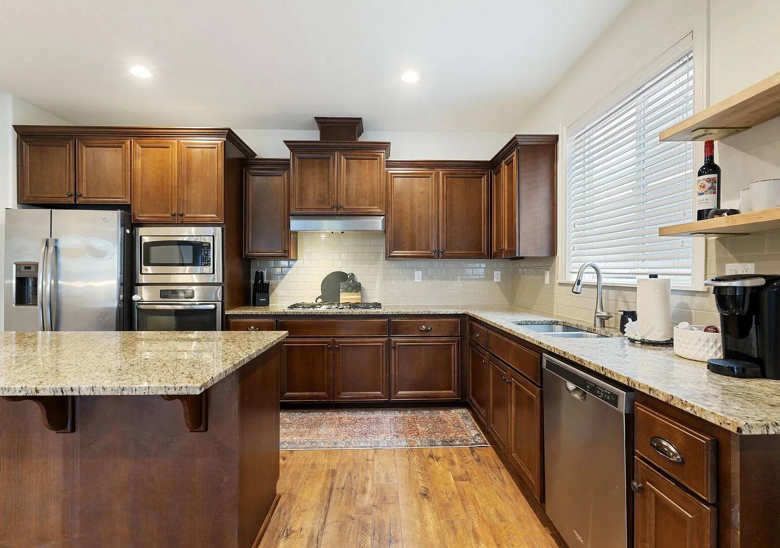 3BR Hillsboro House Sleeps 6 Monthly Intel — Photo 3
