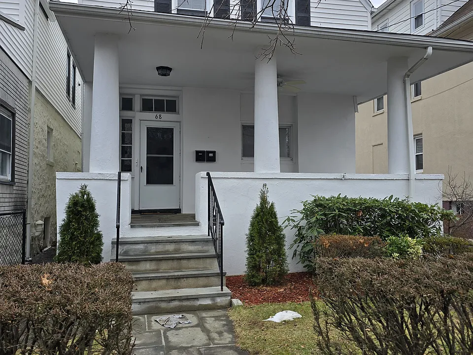 68 Lake Ave #2
