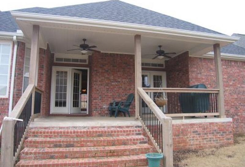 COVERED DECK