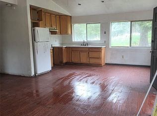 33 W Curlew Lake Rd, Republic, WA 99166