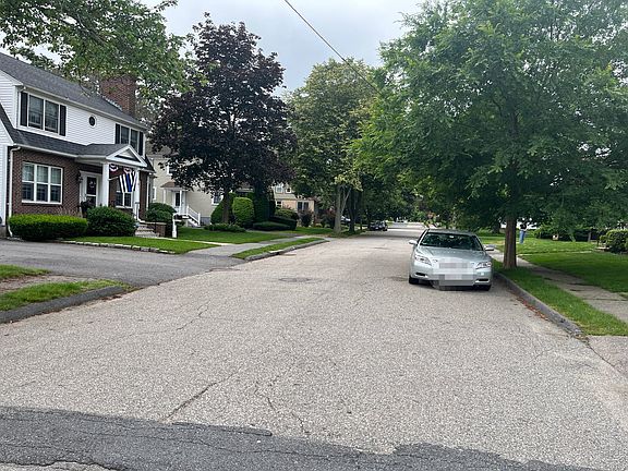 4th image of 64 Elm St