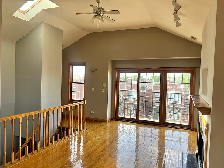 2445 W Polk St #3 — Photo 2