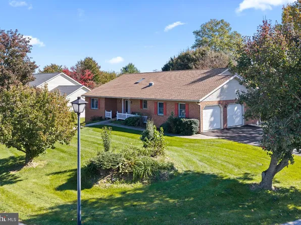654 Richfield Dr, Lebanon, PA 17042