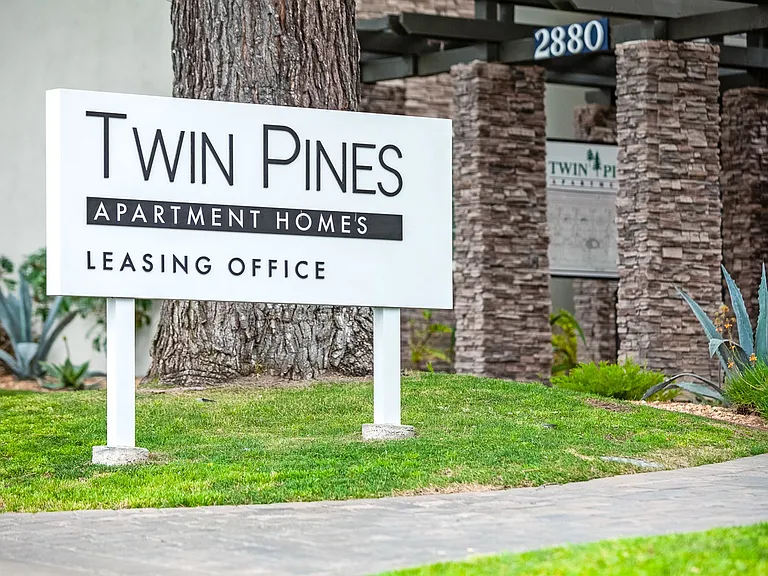 Twin Pines Apartments — Photo 22
