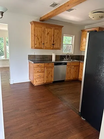 2 bed, 1156 sqft, $2,000 — Photo 3