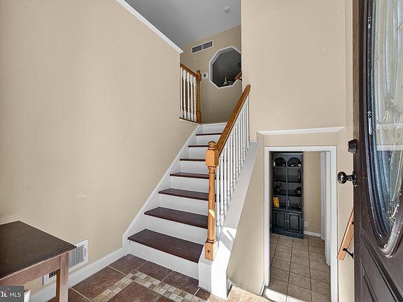 4th image of 222 Whitehall Rd