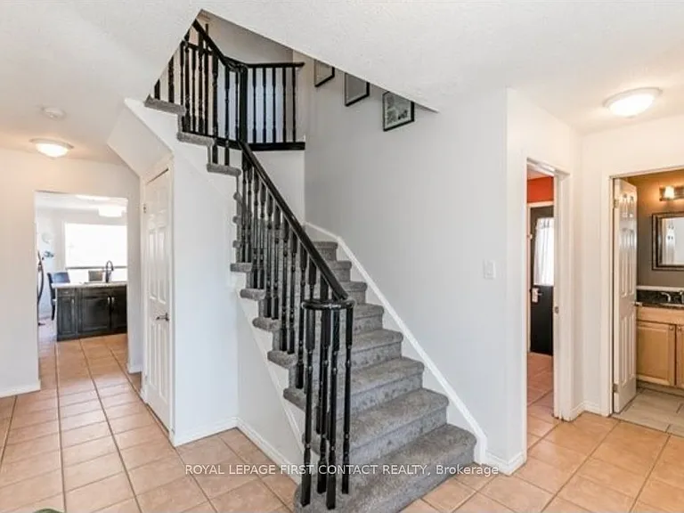 61 Herrell Ave — Photo 2