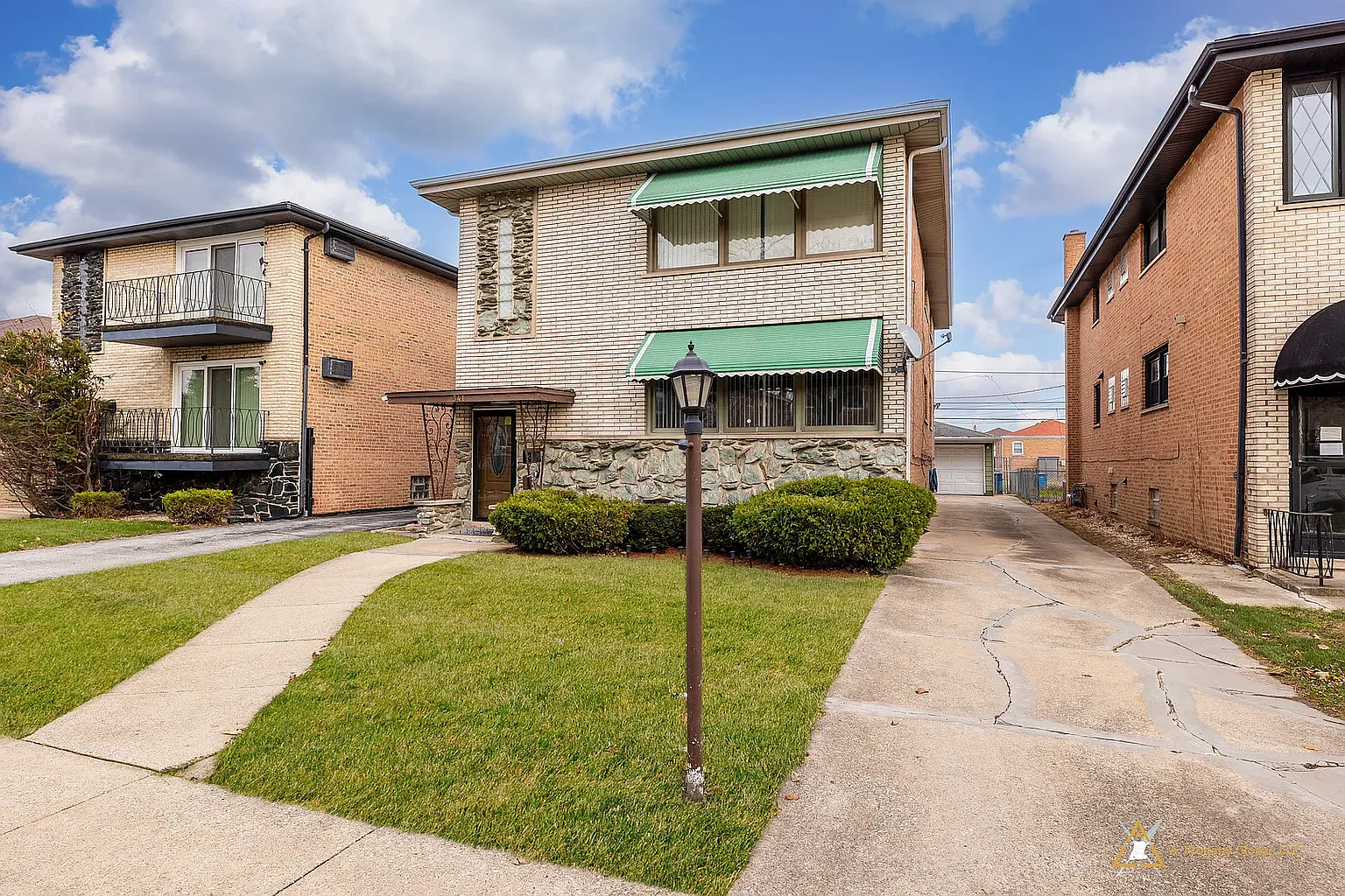 3 bed, 1.5 bath, $2,500 — Photo 2