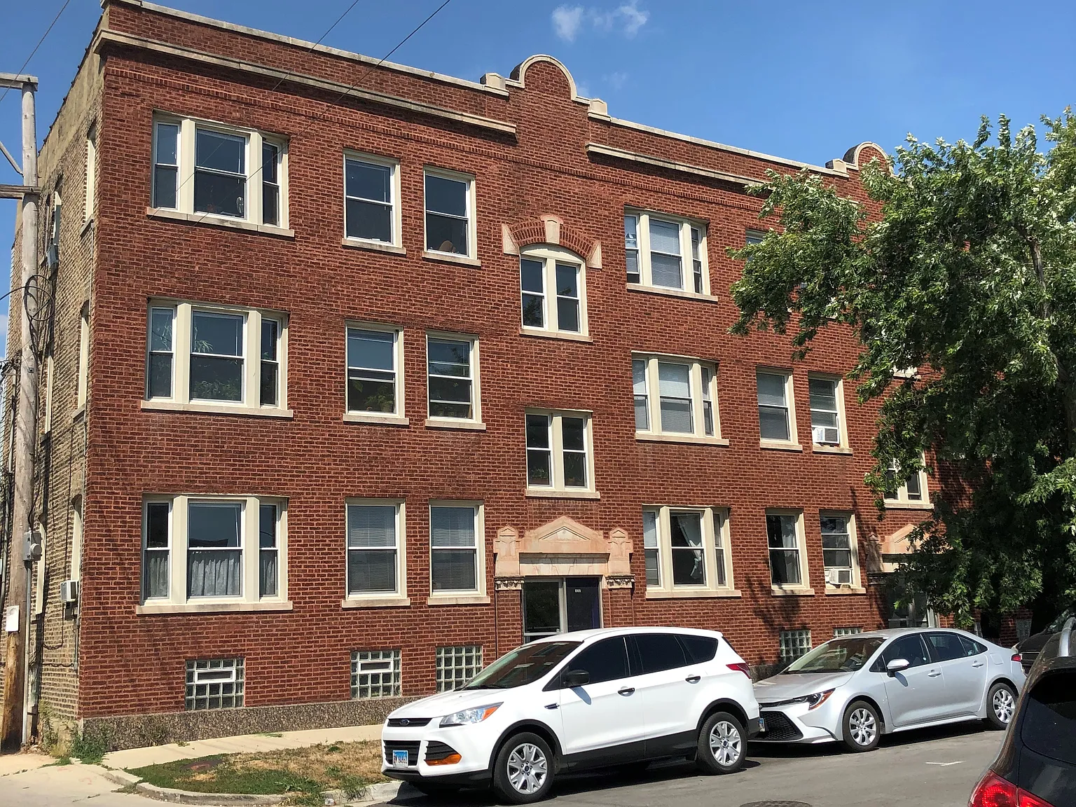 1 bed, 800 sqft, $1,570 — Photo 1
