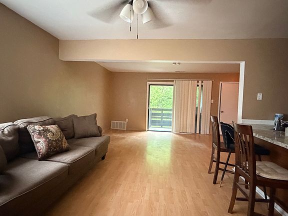 2nd image of 1549 Creekside #B3-3