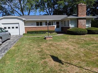 34 Lucrest Dr, Rochester, NY 14609