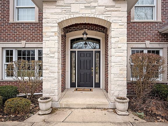 4th image of 4914 Northcott Ave