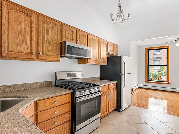 3rd image of 250 W 123rd St APT 2A