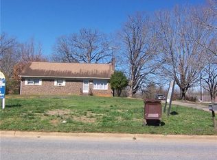 3005 Springs Rd NE, Hickory, NC 28601