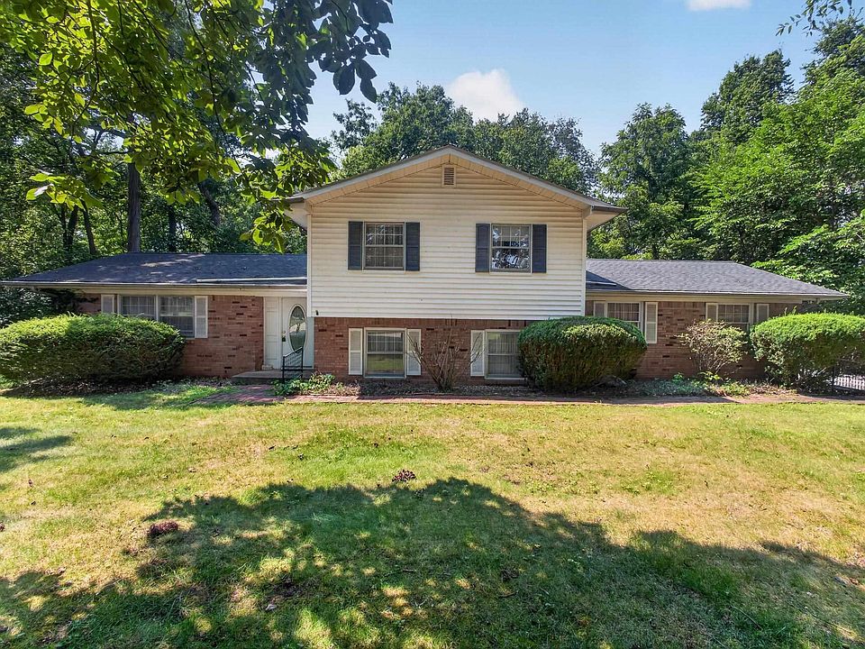 1st image of 4760 Whippoorwill Dr
