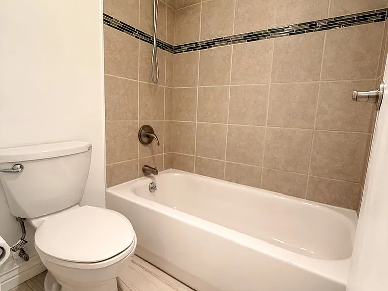 1433 N Williams St #602 — Photo 27