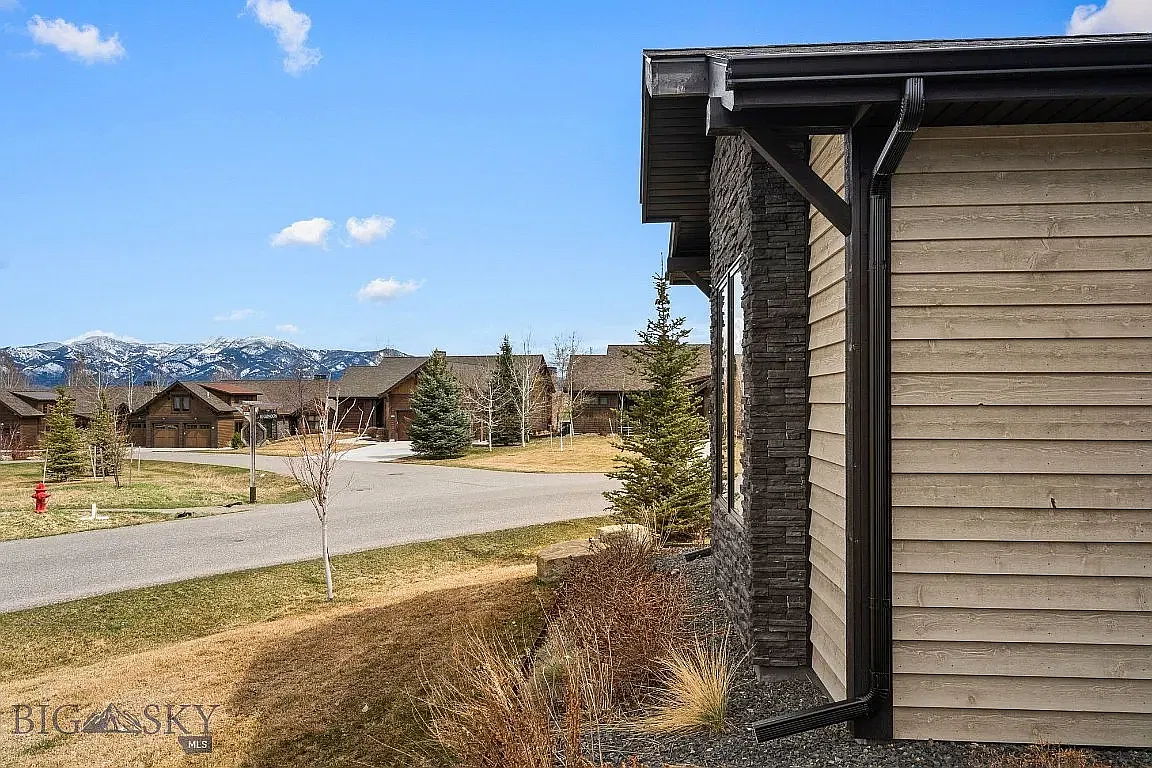 1 bed, 791 sqft, $2,300 — Photo 1