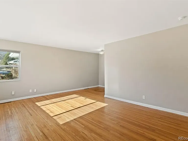 326 W Ramona Ave — Photo 3