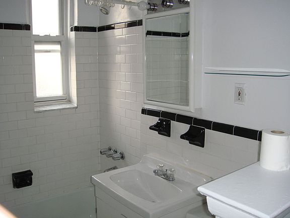 5th image of 86 W 12th St APT 4C