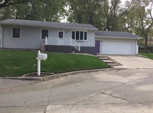 1430 15th Ave, Sheldon, IA 51201