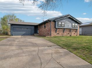 9761 E 5th St, Tulsa, OK 74128