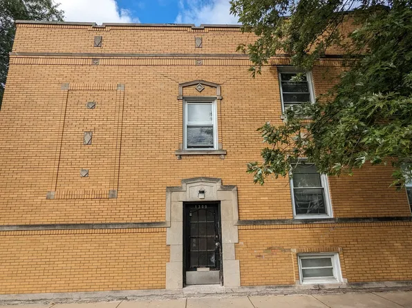 1300 N Pine Ave #2, Chicago, IL 60651