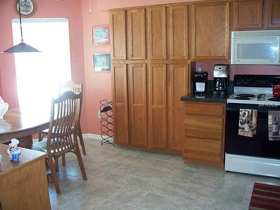 2nd image of 810 Grand Vista Trl