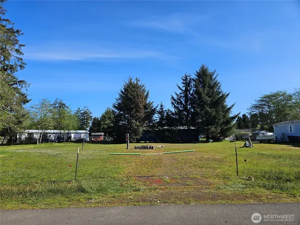 732 Edgewood Avenue NE, Ocean Shores, WA 98569