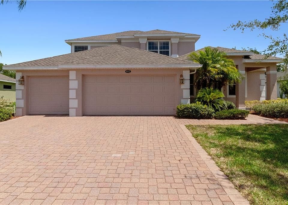 1st image of 932 Classic View Dr