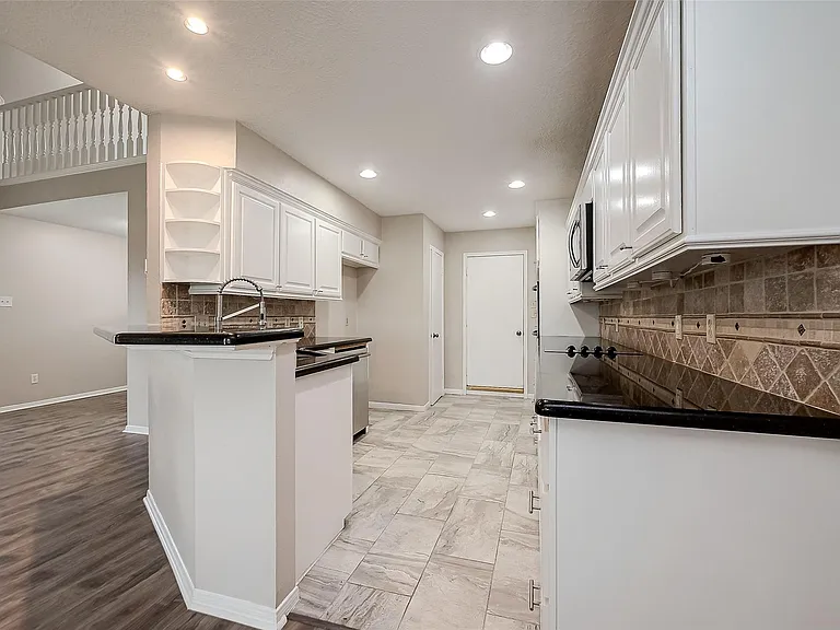 131 Cove Cir — Photo 12