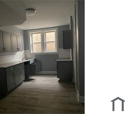 2nd image of 8016-8020 S Phillips Ave